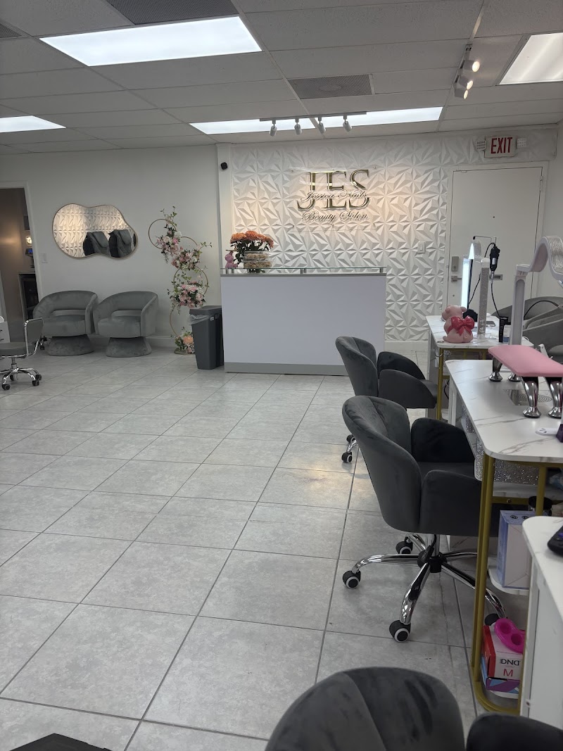 Square Nails nail design by Jessicanailsbeautysalon