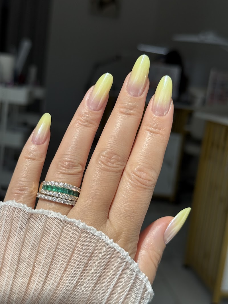 BIAB vs. Gel-X: Which is Better for Your Nail Health?