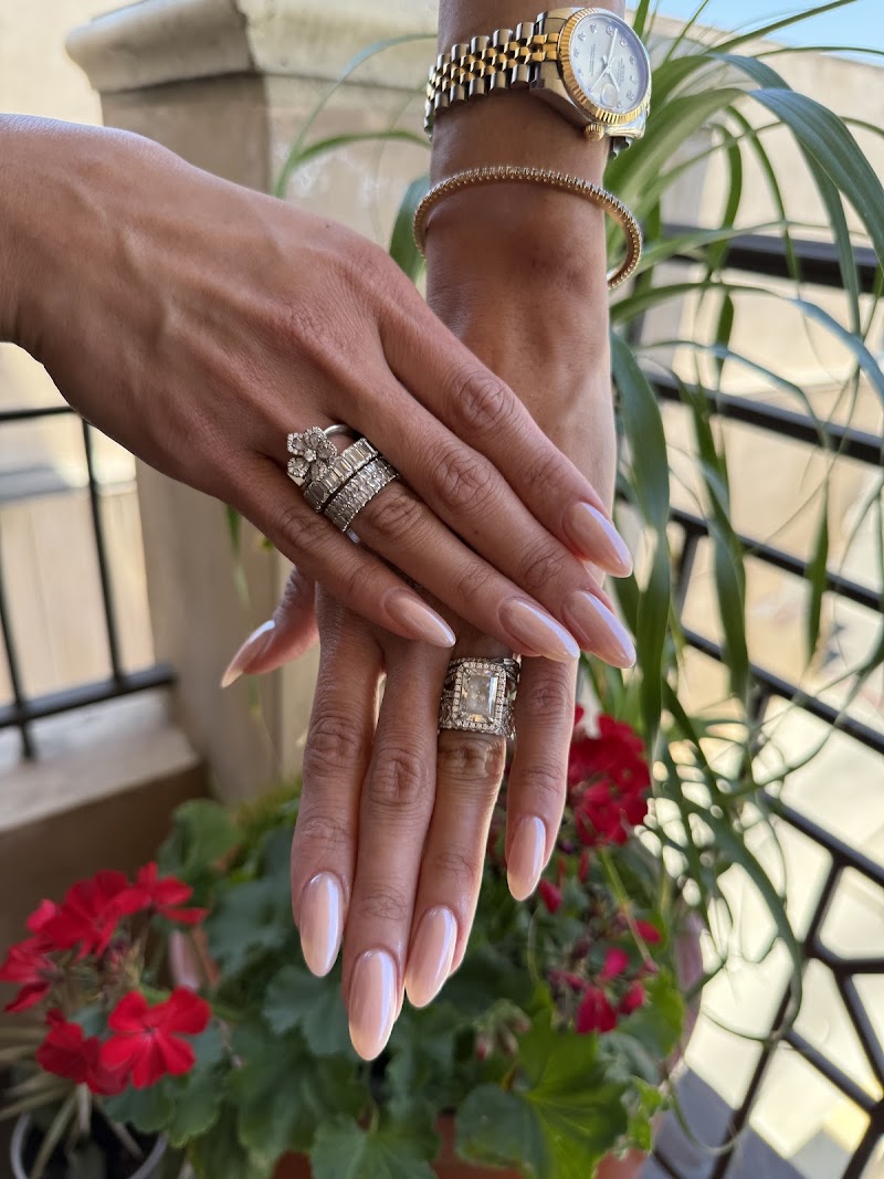 Gel-X nail design by Laura Beverly Nails in Los Angeles