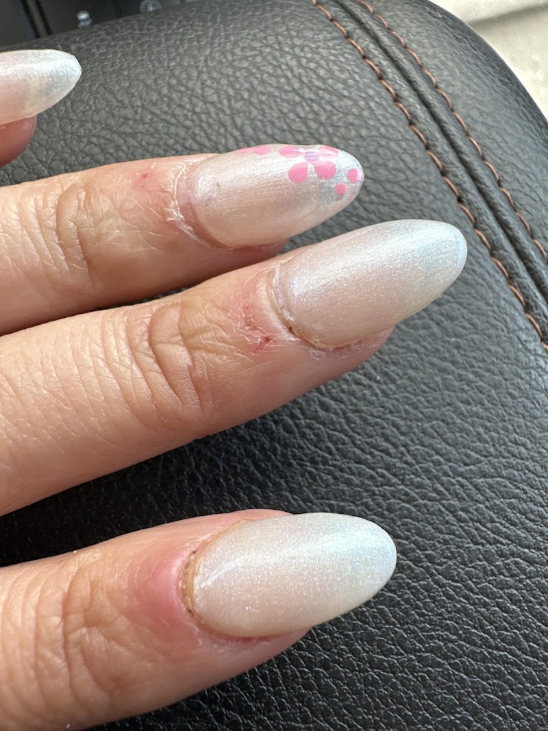 Summer Nails nail design by BE & J Nails in Los Angeles