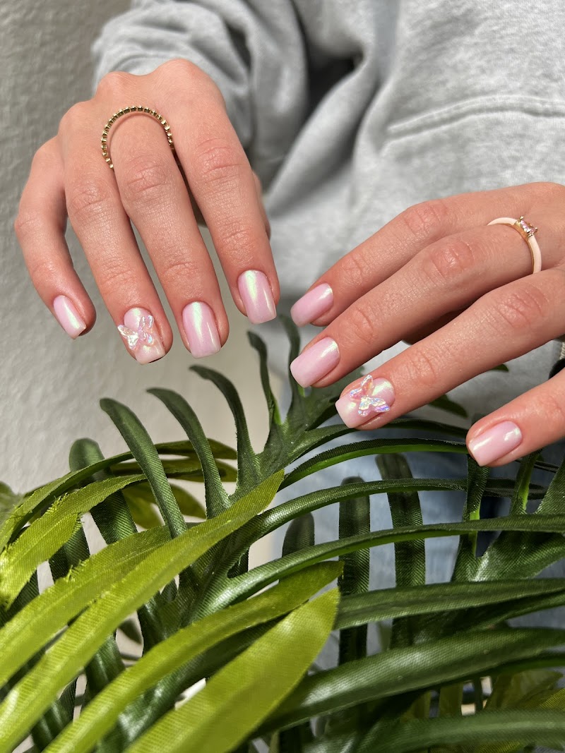 Wedding Nails nail design by Mira Pronails in Los Angeles