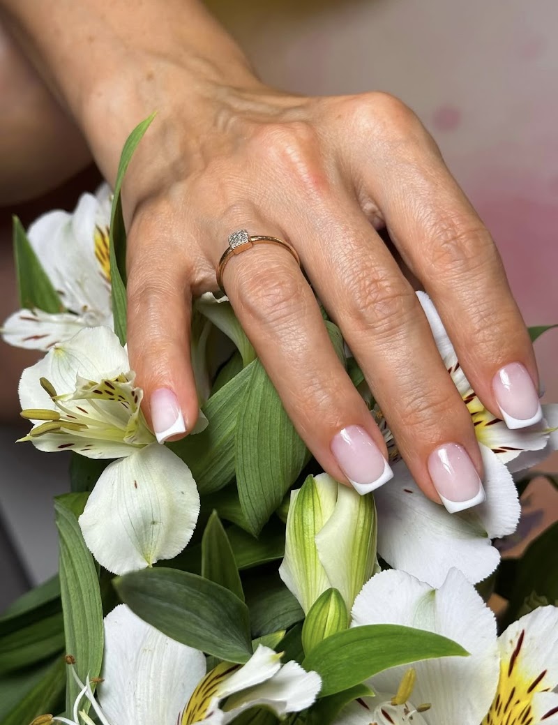 French Tip Nails nail design by Russian manicure Midtown in Miami