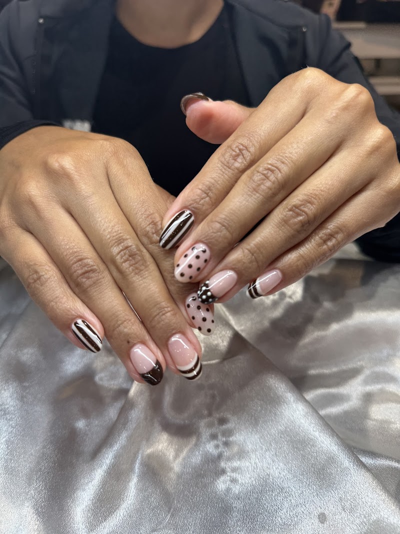 Party Nails nail design by VS Nails in Chicago