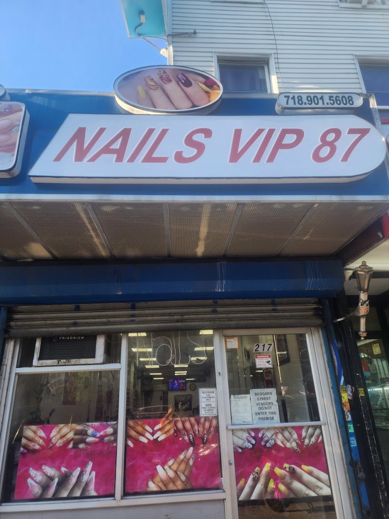 Neon Nails nail design by Nails Vip87 in New York