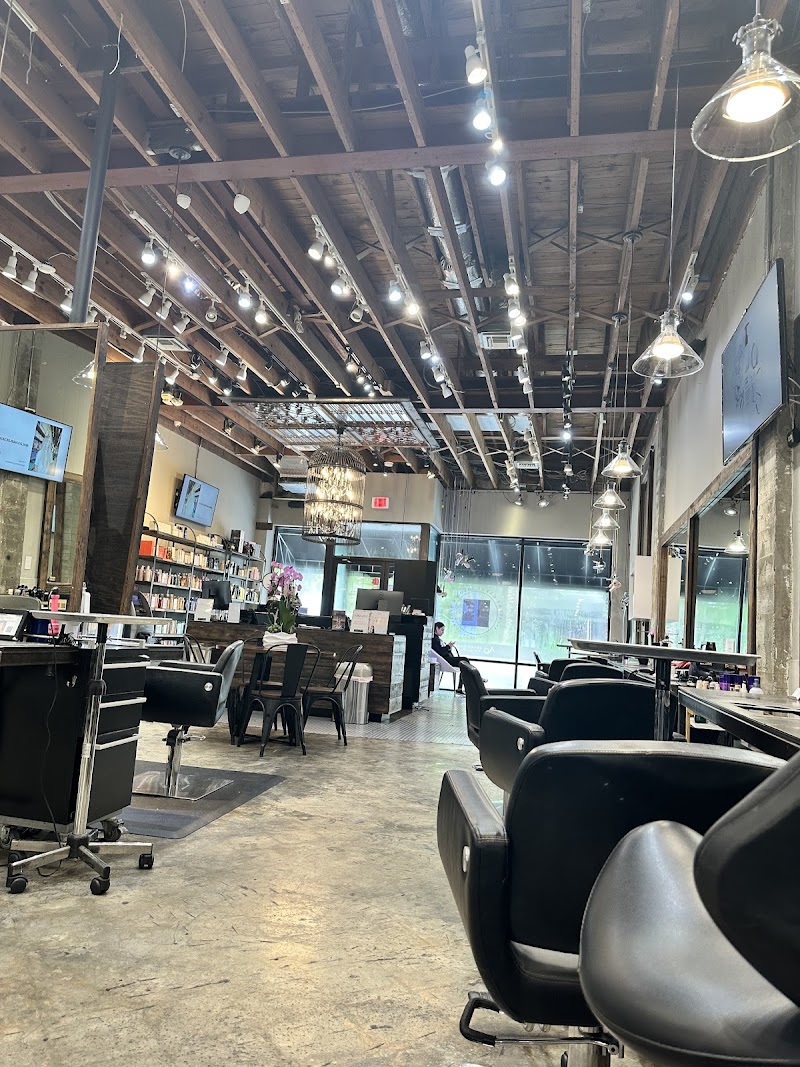 Nail Salon at Avant-garde Salon & SPA in Miami