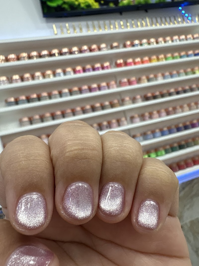 Glitter at Tj Nails &spa in Los Angeles