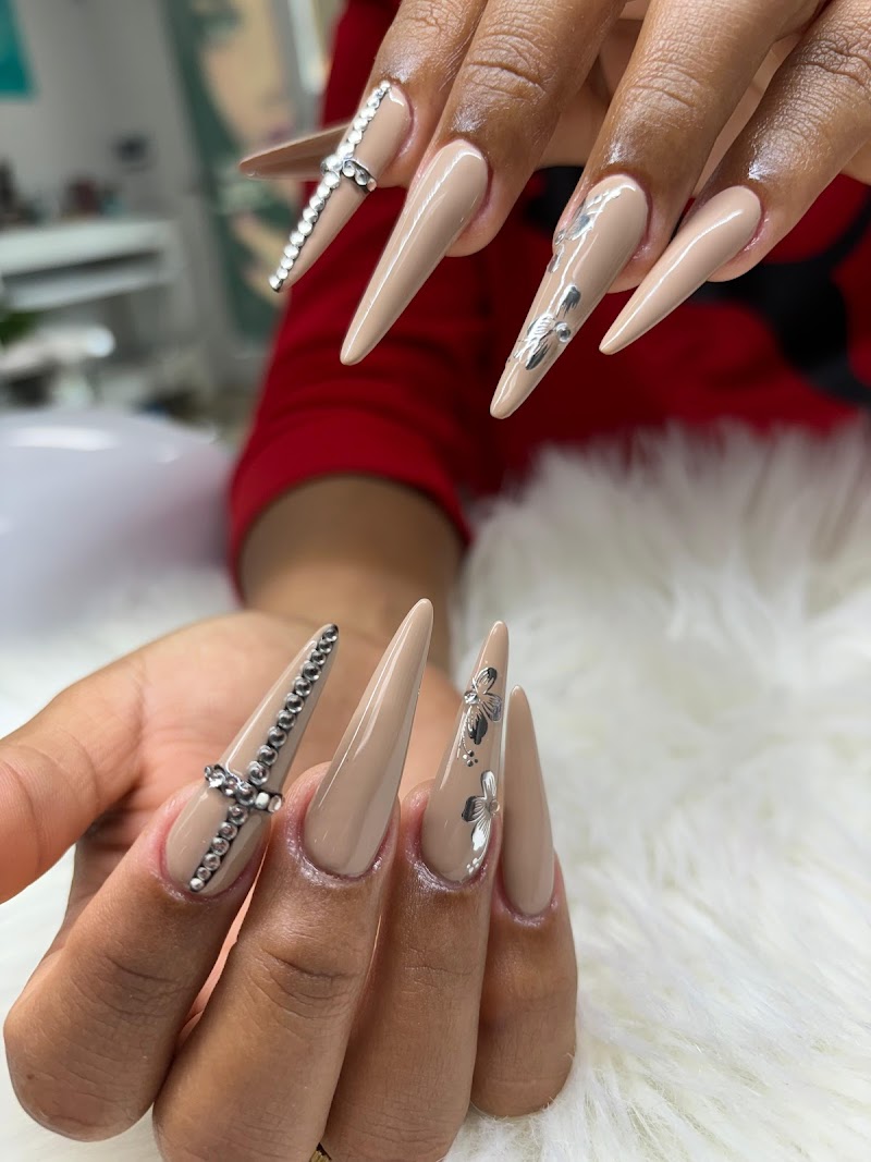 Nail Art at Ly's Nails Salon in Miami