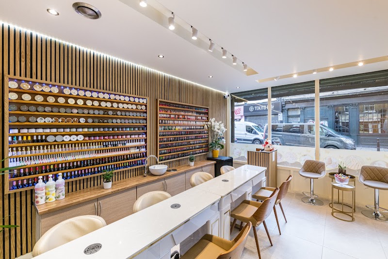 Nail Salon at Signature Nail SPA in London