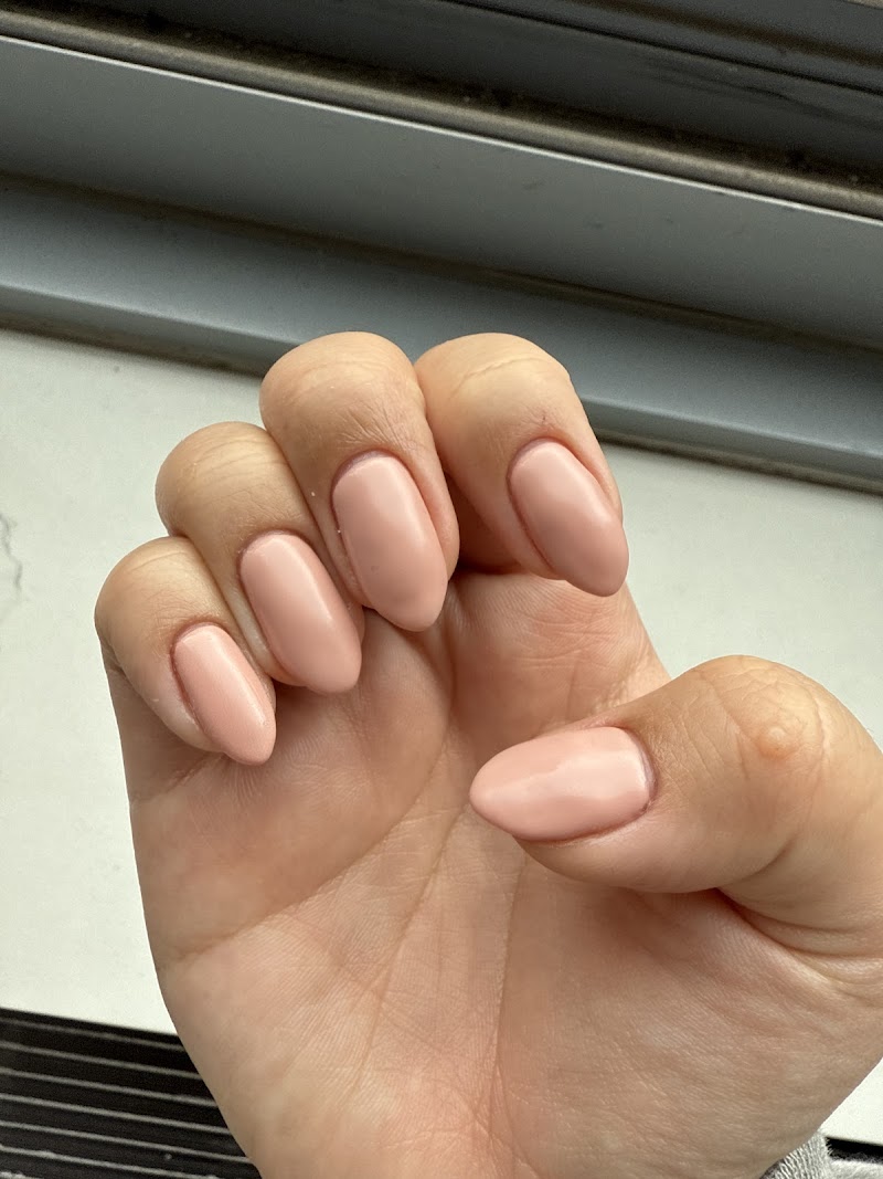 Almond Shape at R and L Nail SPA INC in New York