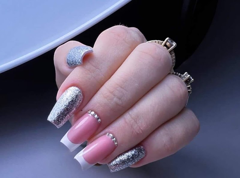 French Tips at Lava Nail SPA in Los Angeles