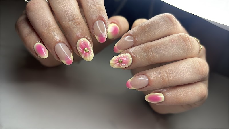 Floral Art at Belleza Bliss in Miami