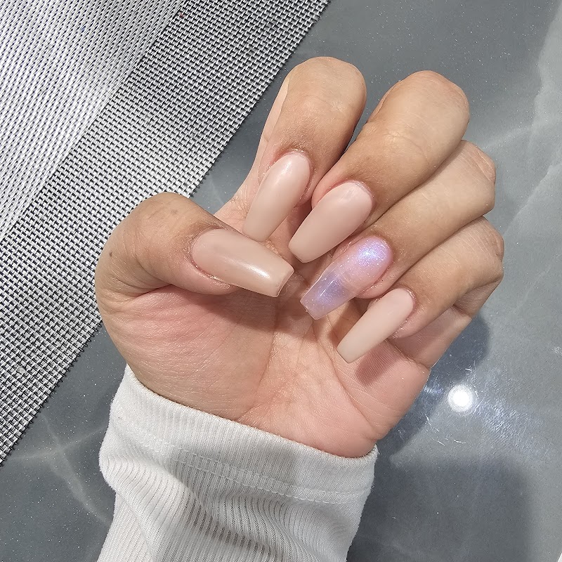 Ombre Nails nail design by Beauty Luxe Spa Inc in New York