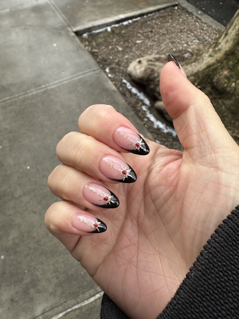 Ombré at Nail SPA A&s in New York