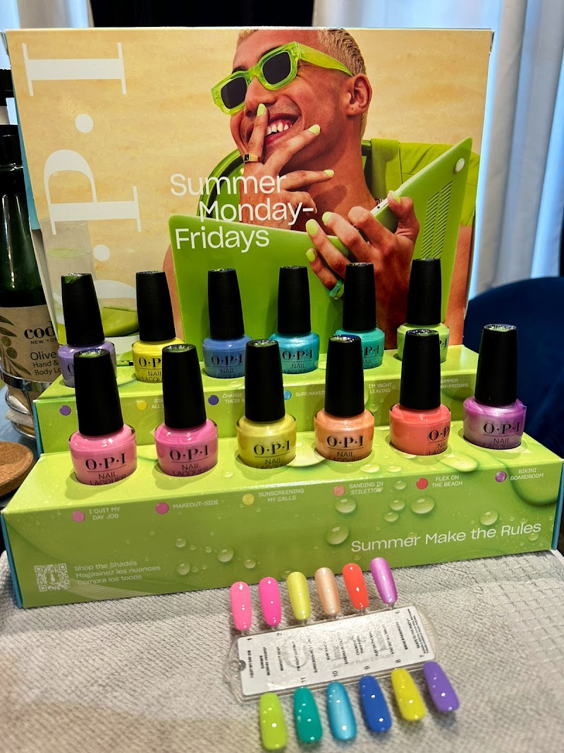 Nail Salon at SPA Dabin Logan Square Nails in Chicago