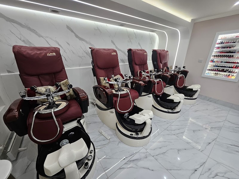 Nail Salon at Vivi Nail SPA (battersea Park) in London