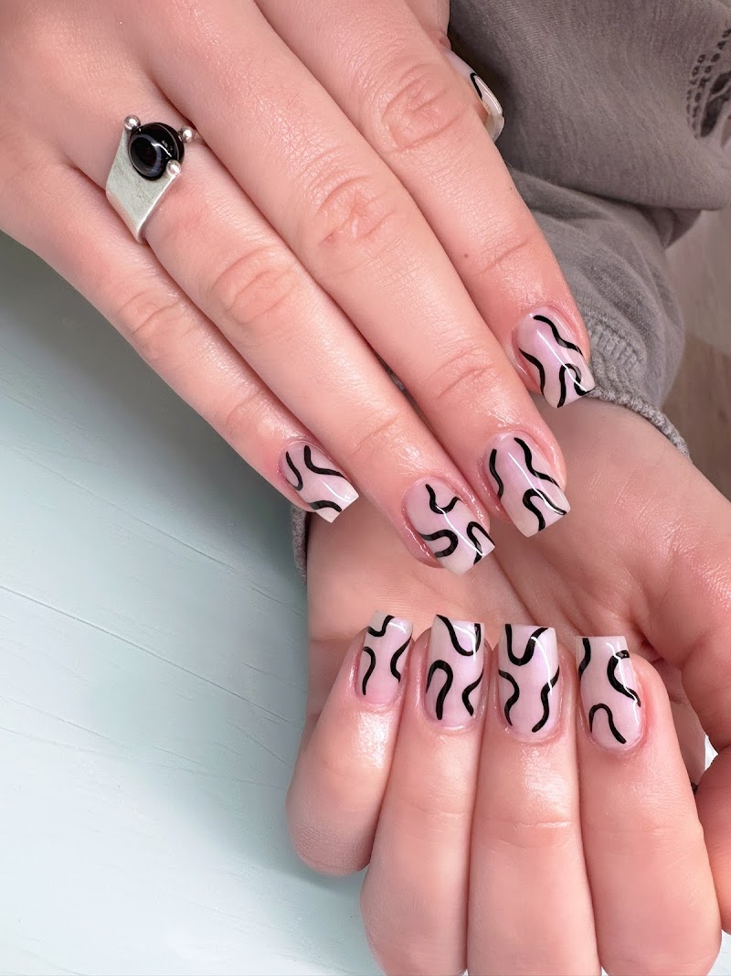 Geometric Nails nail design by Yary’s Nails 2