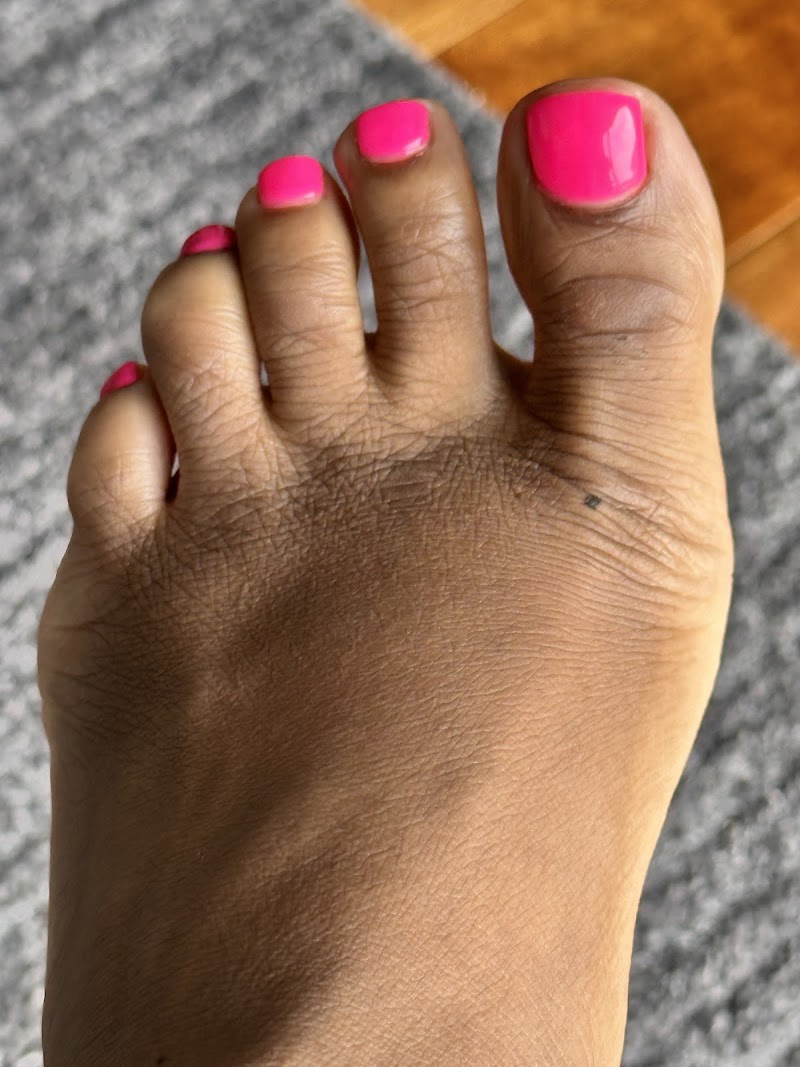 Neon Nails nail design by Instyle Nails & Spa in Los Angeles