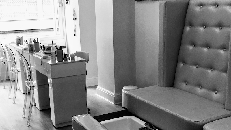 Nail Salon at The.nailhubb Eastend in London