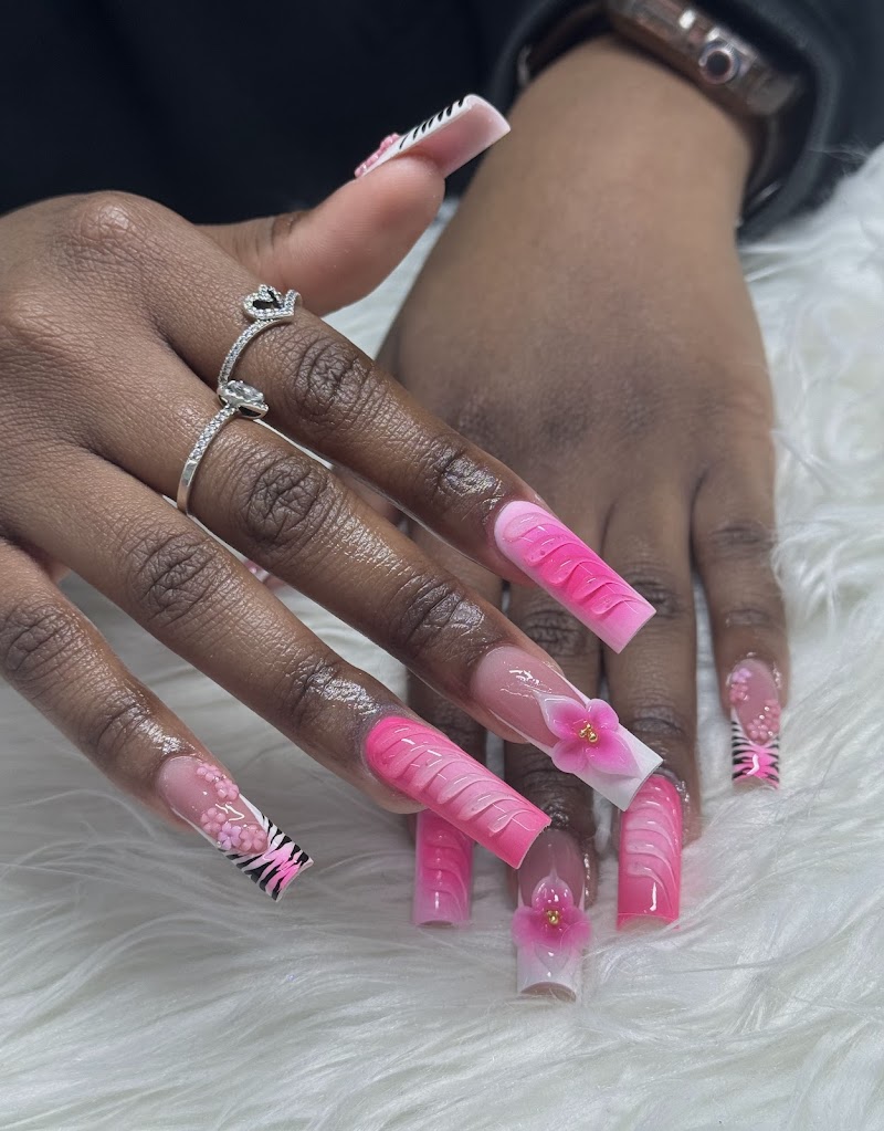 3D Nails nail design by Luxe Nails Bar Inc