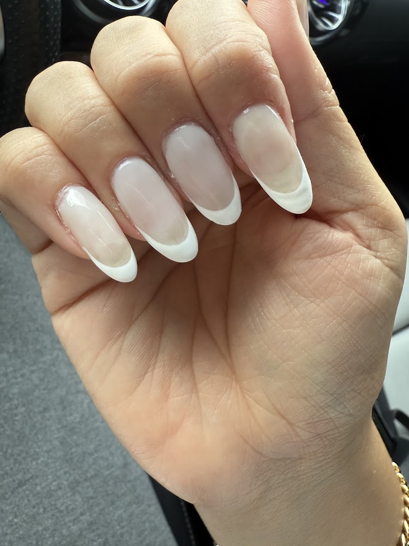 Coastal Nails nail design by Forever 21 Nail Lounge in Miami