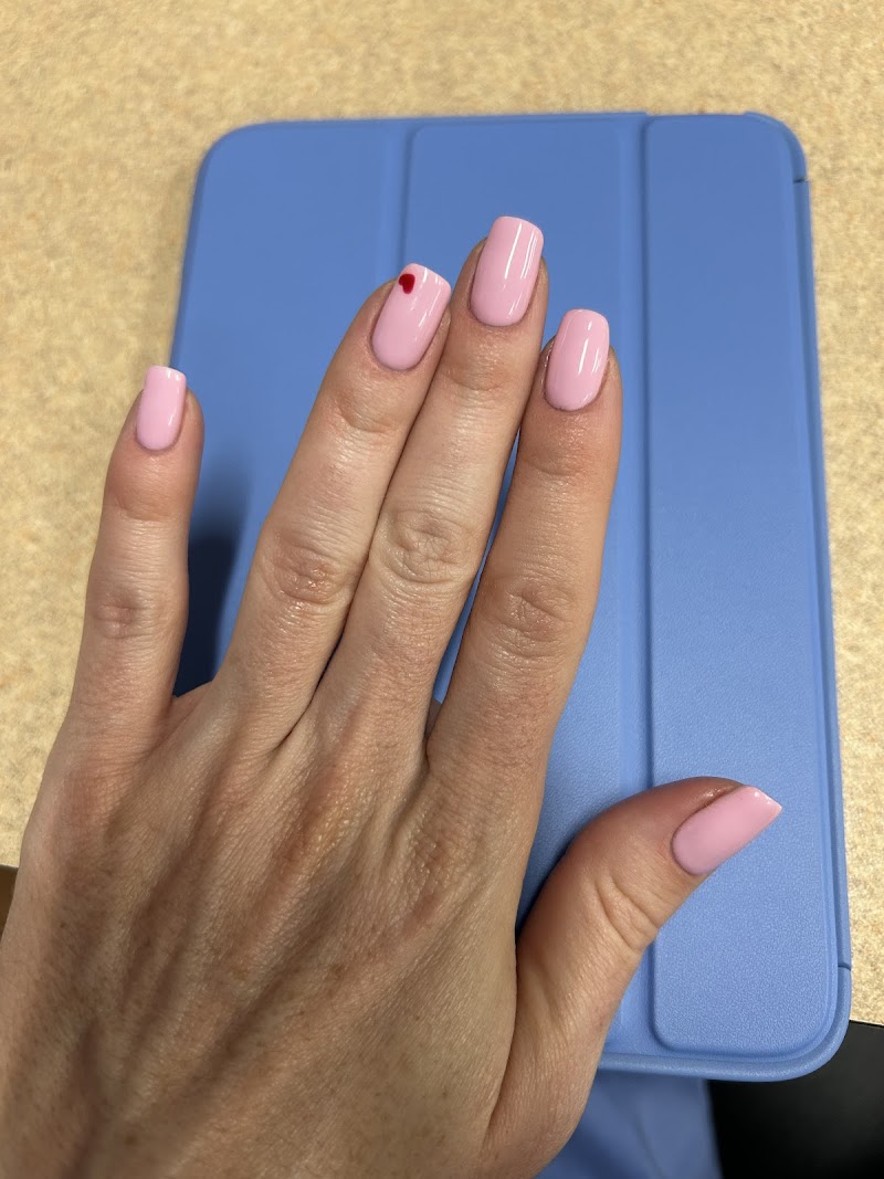 Almond Nails nail design by D & M Nails in Miami