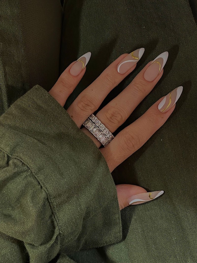 French Tips at Amalfi Nail Salón in Miami